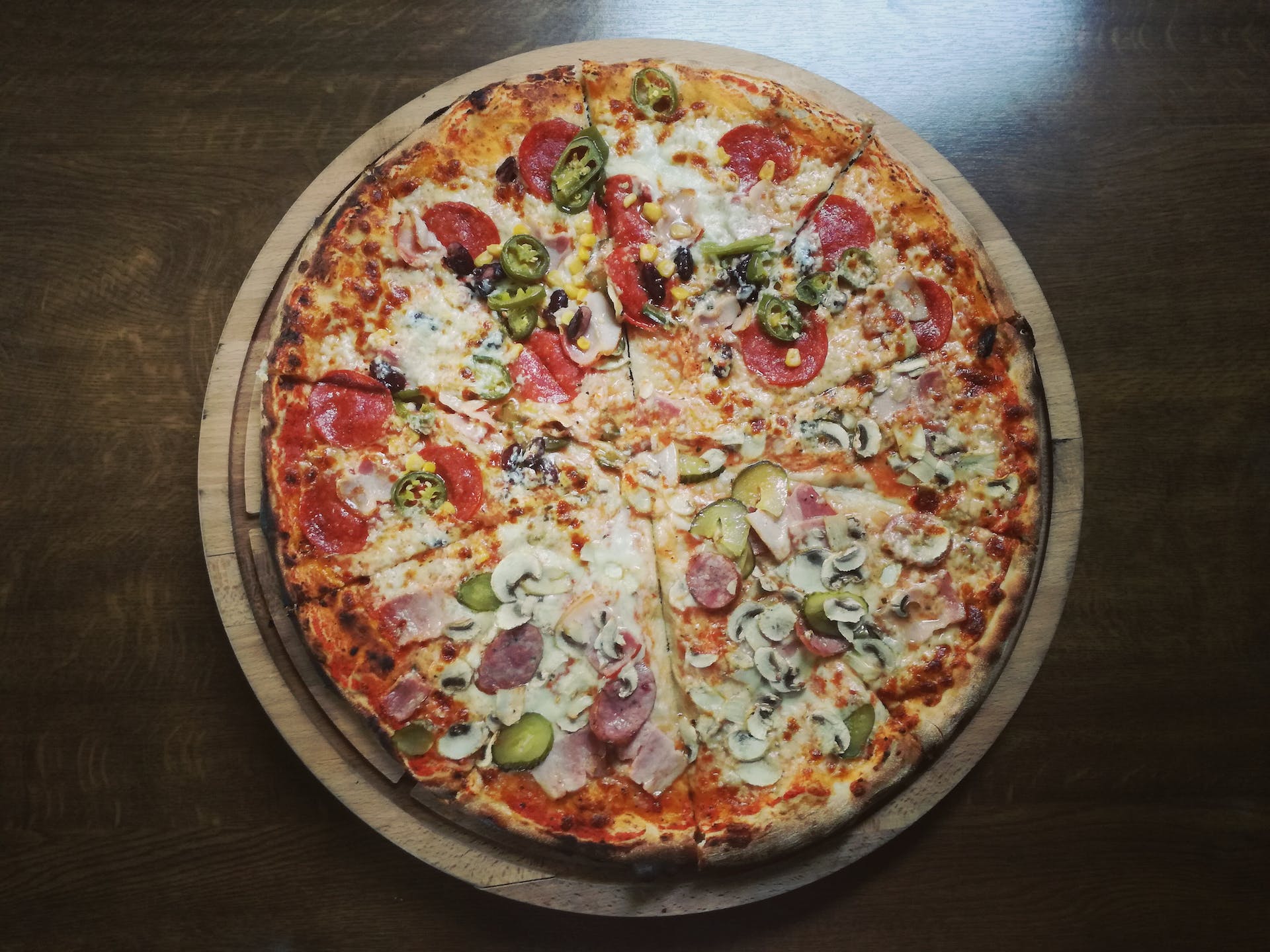Almato hvit pizza, Almato Restaurant & Kafe - Hønefoss